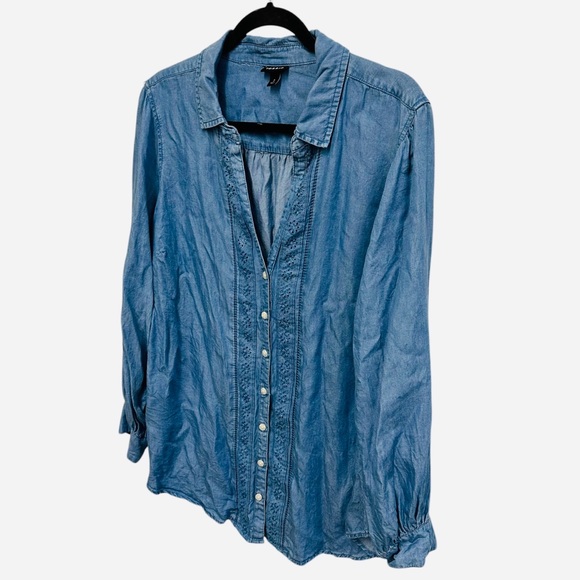 Torrid blue Tencel pintuck long sleeve chambray button down blouse 2X - Picture 6 of 16